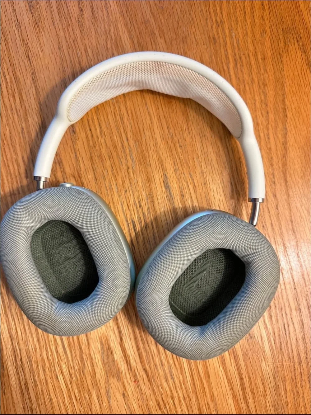 Green Apple AirPod Maxes
